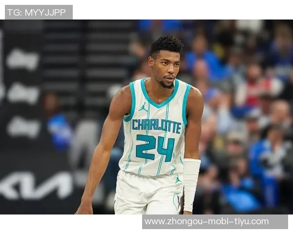 布兰登威廉姆斯表现出色8投7中贡献18分助攻篮板全面开花